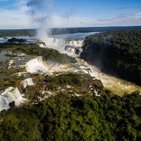 Foz do Iguacu falls birds view