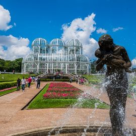 Botanische tuin Curitiba met standbeeld
