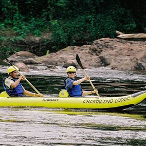 Kajakken in de Cristalino Lodge, Zuidelijke Amazone