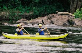 Kajakken in de Cristalino Lodge, Zuidelijke Amazone