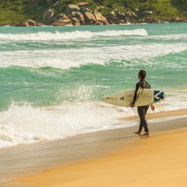 surfen in Florianopolis Brazilie