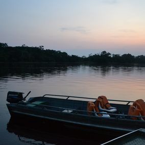 Start boot excursie Amazone regenwoud