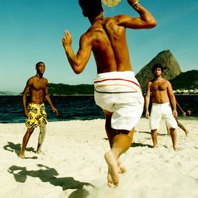Voetballen op het strand in Rio