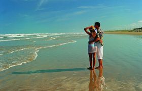 koppel Arauna strand Aracaju in Brazilie